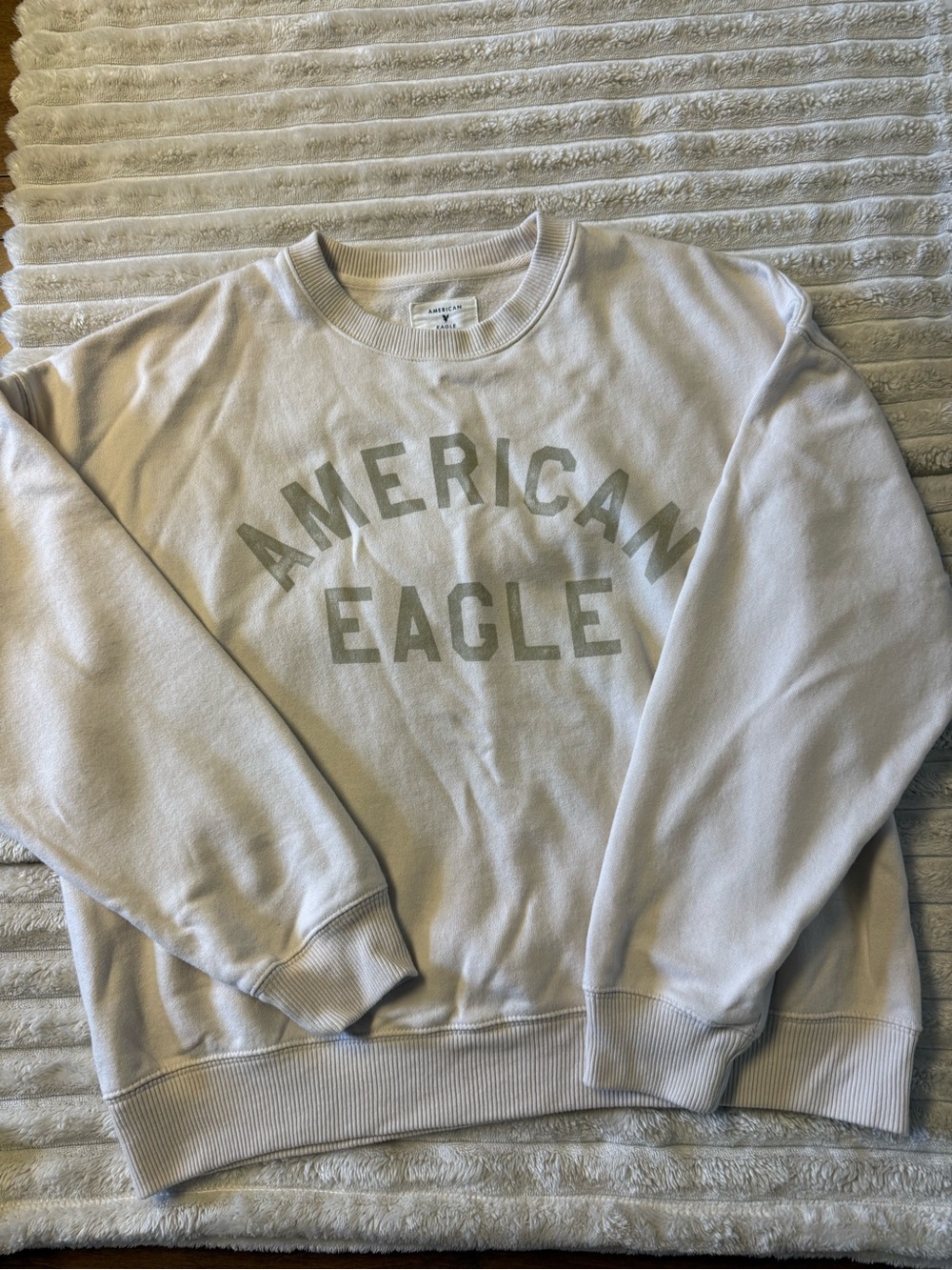 American Eagle Outfitters Men's Pale Gray Crewneck Sweatshirt